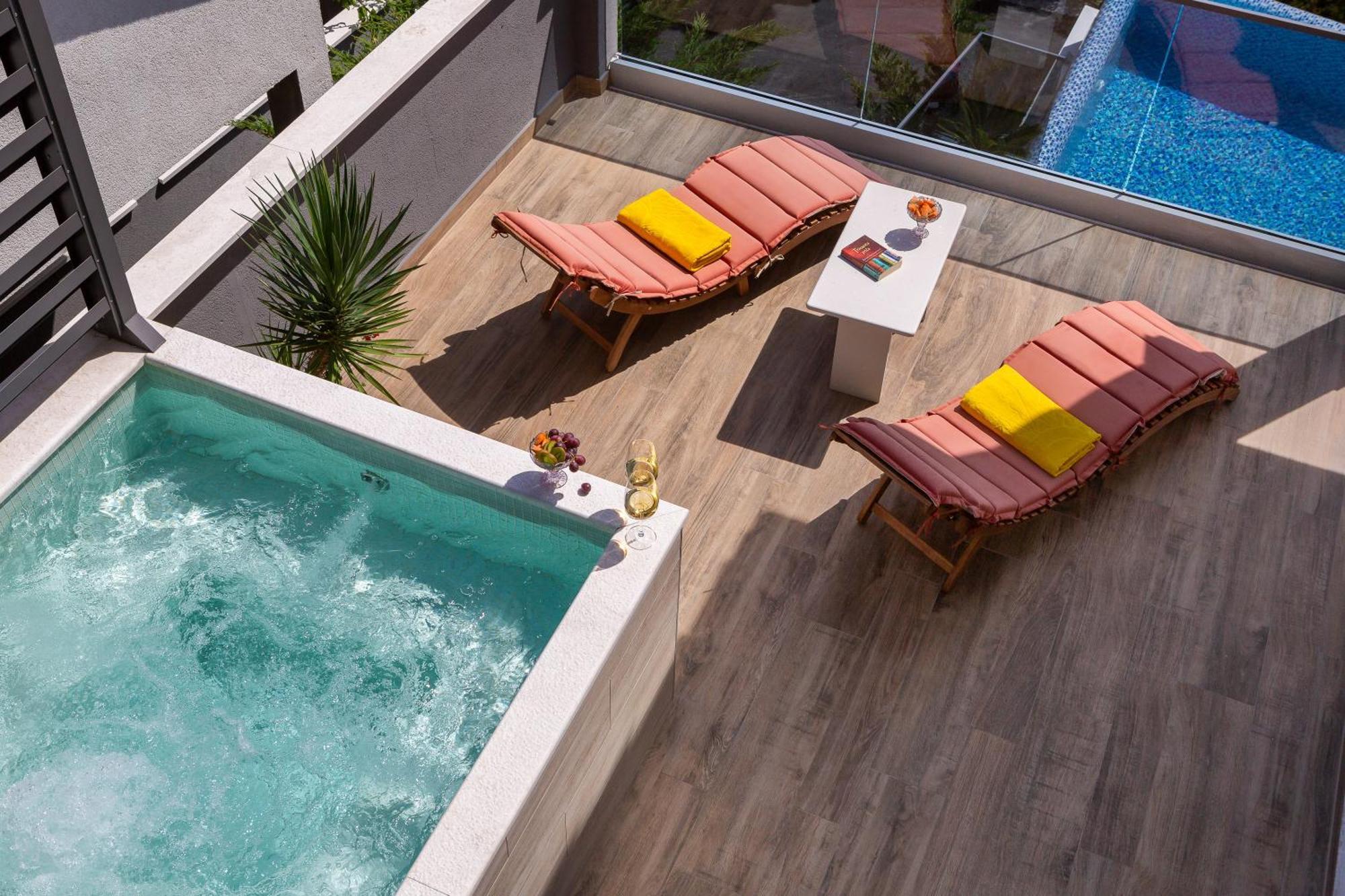 Luxury Seafront Villa With Heated Pool, Jacuzzi, Sea View, 150 M From Beach Stanici ภายนอก รูปภาพ